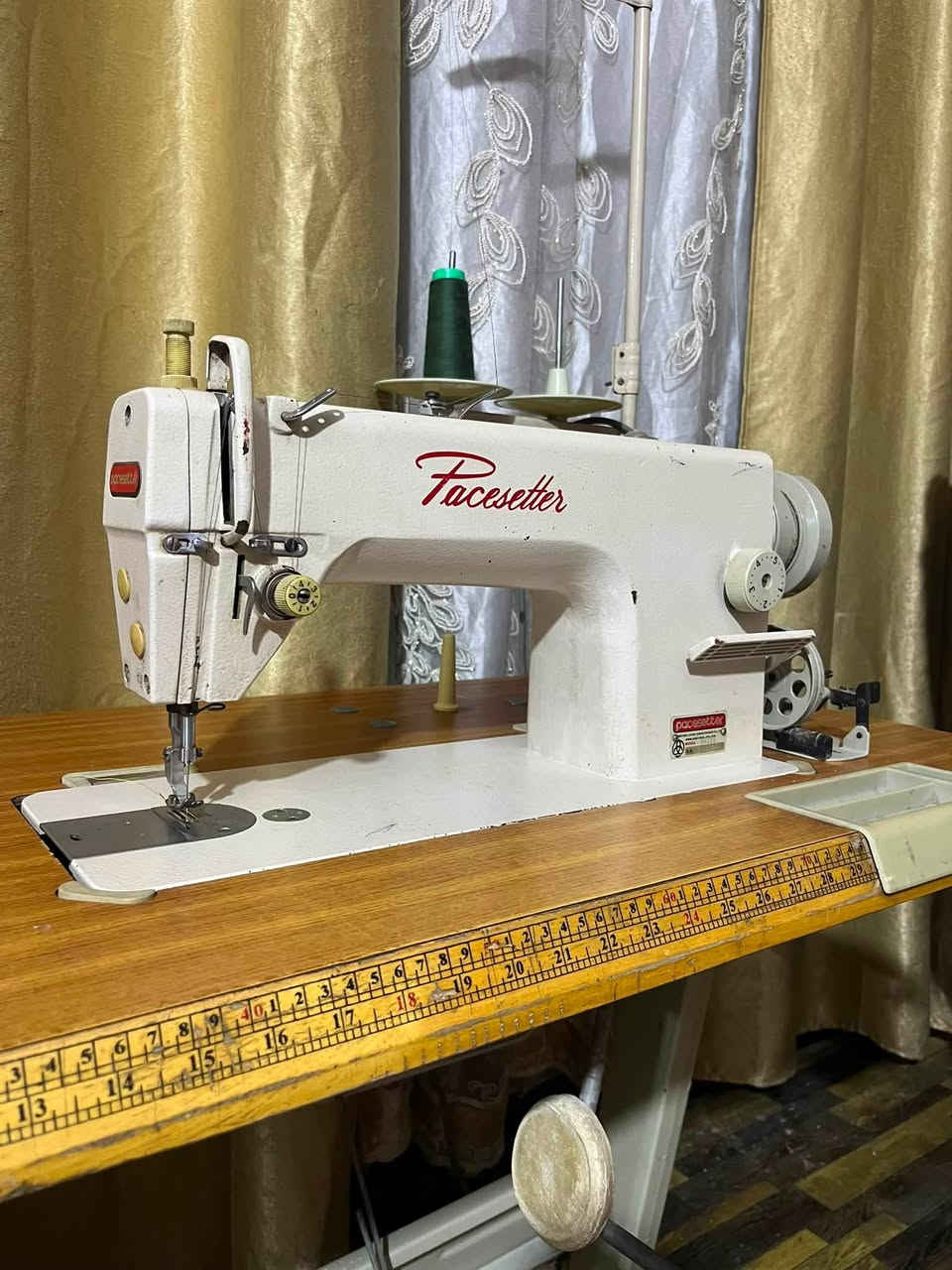 السلام عليكم مكينة باسستر صناعي مستعملة نضيفة ؛ خياطها يخبل للبيع بـ250 وبيها مجال بسيط بيكم خير وتدللون . واتساب  ***********

