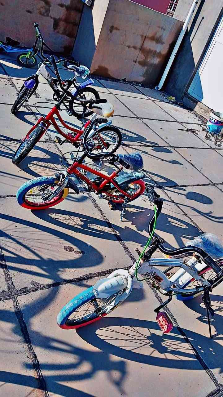 بايسكلات للبيع كلهن كامل وجاهز ما بيهن اي نواقص والاسعار مناسبه جدا وكل واحد وسعره مكاني كركوك روناكي سايدن ***********
