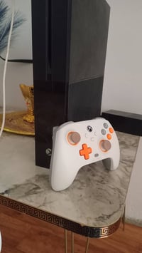 اكس بوكس one للبيع كامل ملحقات هاي مسوين عليه خصم ريكويم المكان الزعفر...