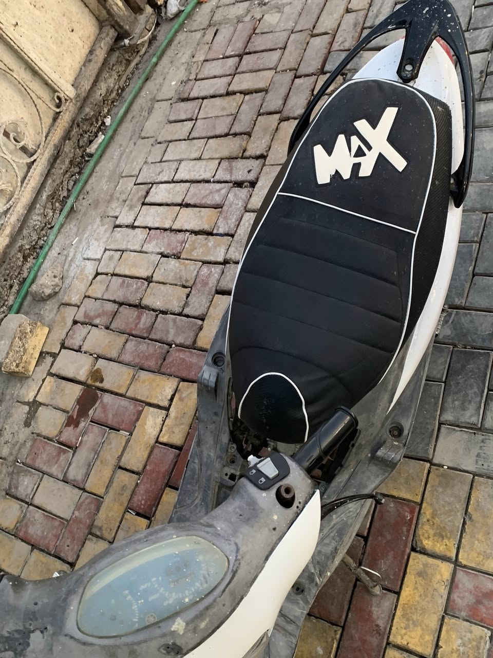 للبيع دراجة ماكس مغولي دراجة نضيفة سعر 325 وبيها مجال مستعجل ع بيعها ***********
