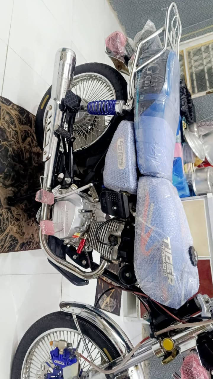 للبيع مكلف بلنشر
***********
