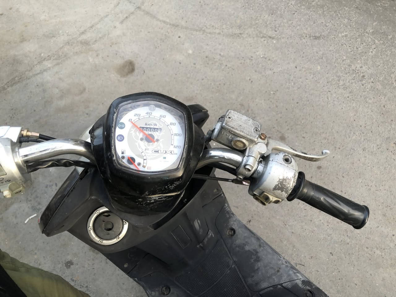 بوليس كابريتى 
مكينه مكفوله لانضوح ولا صوت ولا دخان ناعمه كلش 
كفرات بلاديه نضافتهن ٩٠ بل 💯 سوادات باخهن اسود طافي لجماليه 
دبلات تايرات لوك طسه ناعمه ستانين تعليك وصفح قفل ستيرن وقفل جنطه وقفل اكسل سعر  500 الف بيهى مجال حك جيه 
بغداد الكريعات استفسار اكثر اتصال ☎️ ***********
