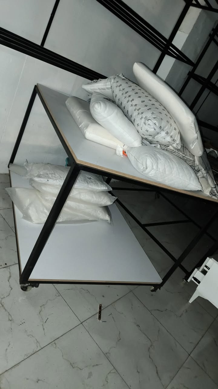 ڕەفە بۆ فرۆشتن قیاس (2 عدد_640) (3 عدد_440) (1عدد_580) 
تاخم نۆم تورکی لە ٦ گەڵلا بۆتە ٣٢٠$ ) چوار چێوە 120cm*150cm


**إذا كنت صاحب هذا الإعلان وتريد حذفه لأي سبب، رجاءا أرسل رسالة إلى الدعم الفني**