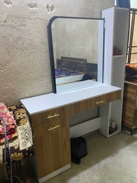 ميز تواليت • إنارة • جديد