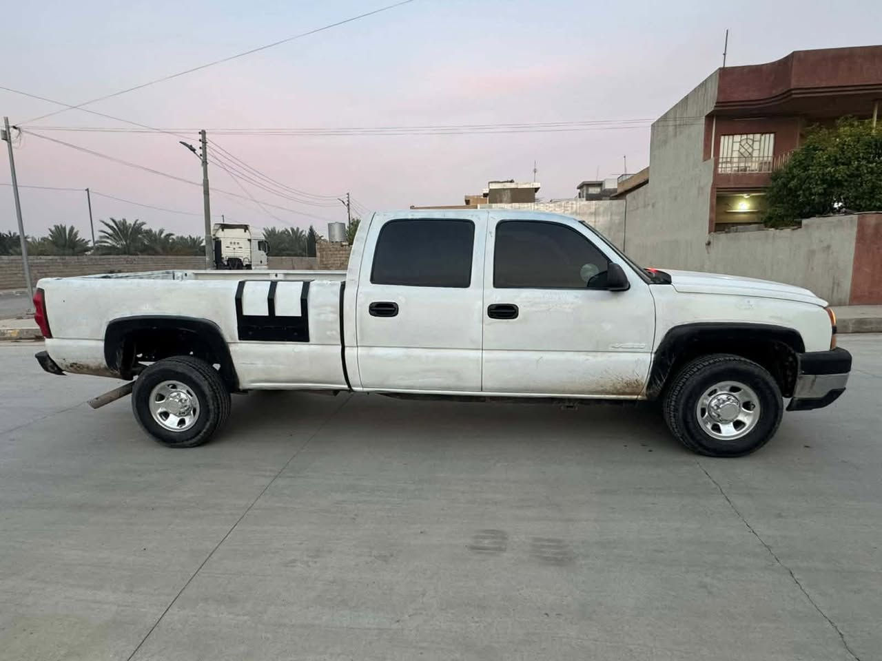 سلام عليكم سلفادور مال مزاد مديل 2006 مكينه او كير بلادي مكفول سيارة جاهزة اي نقص مآبيه سعره 40 بيه مجال مكان ديالى خانقين رقم هاتف ***********
