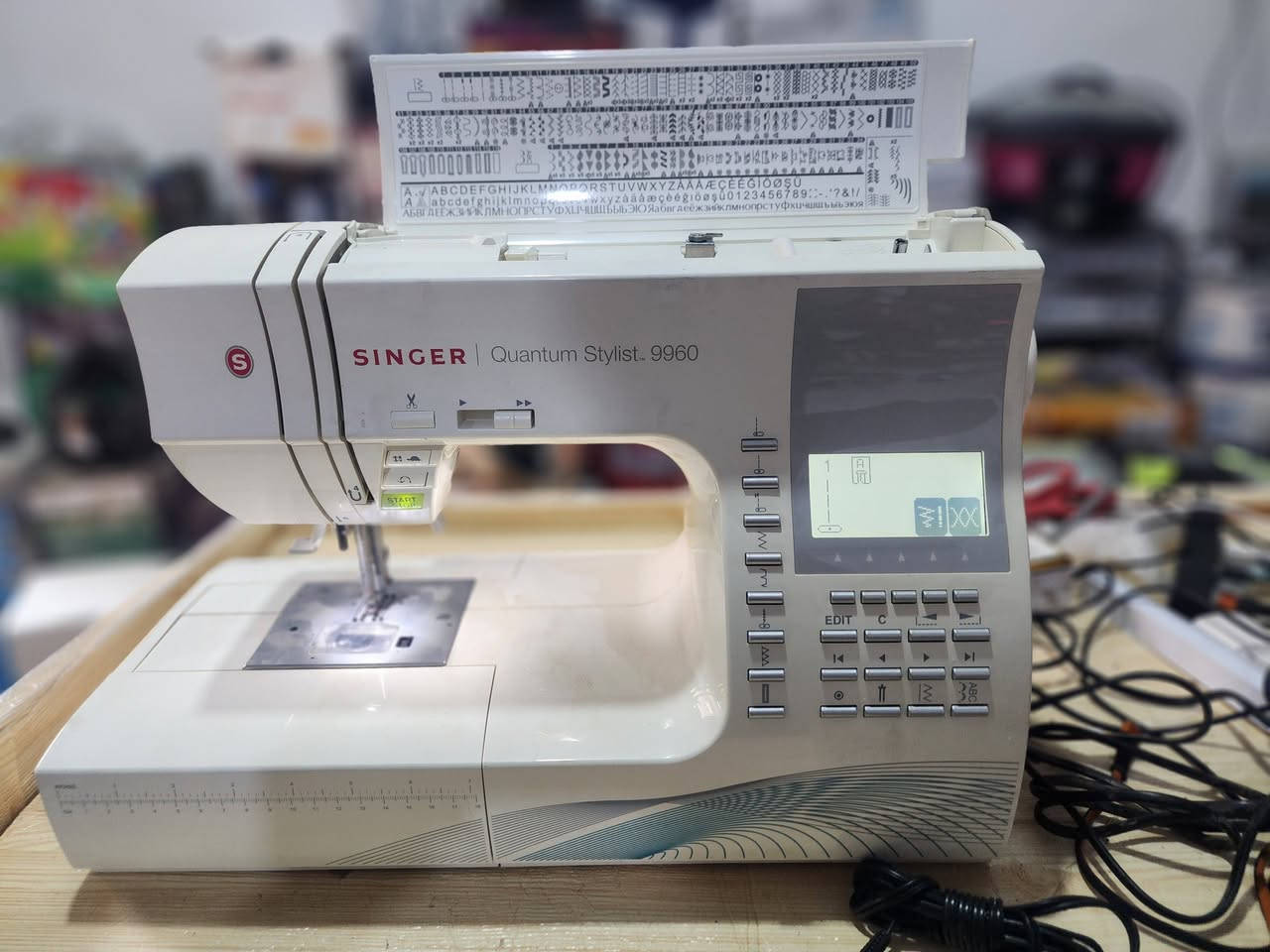تتميز ماكينة الخياطة Singer Quantum Stylist 9960 بـ 600 غرزة مدمجة فريدة من نوعها.تحتوي على شاشة LCD سهلة القراءة تعرض الغرزة المحددة والتحكم في الإعدادات.تتضمن الماكينة ميزة خياطة 5 أبجدية مختلفة للخطوط والمونوجرام.تأتي بهيكل معدني متين لضمان الثبات وتقليل الاهتزاز أثناء العمل.
350 الف


**إذا كنت صاحب هذا الإعلان وتريد حذفه لأي سبب، رجاءا أرسل رسالة إلى الدعم الفني**