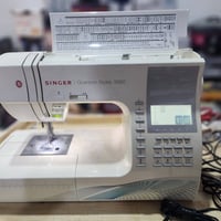 سينجر ٩٩٦٠ • ٦٠٠ غرزة • شاشة LCD