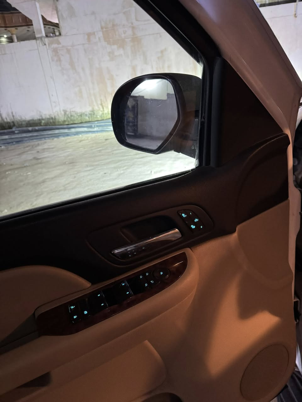 السلام عليكم
من رخصه الادمن
سياره تاهو للبيع 2007 فول مواصفات للأخير LTZ رقم بصره بأسمي تحويل ثاني يوم السياره نقصه فقط جبنه مكينه والباقي ترايك وين ماتريد والسياره داخله عن طريق الكويت
السعر 17000$ وبيه مجال للطيبين 
للاتصال ***********
مكان السياره بصرة
