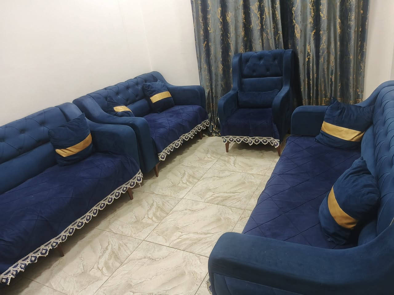 السلام عليكم تخم توصاه جديد ١٠ مقاعد أخذته ب٨٥٠ صارلة٥ اشهر اريدة ب٦٠٠ الف للإستفسار ***********

