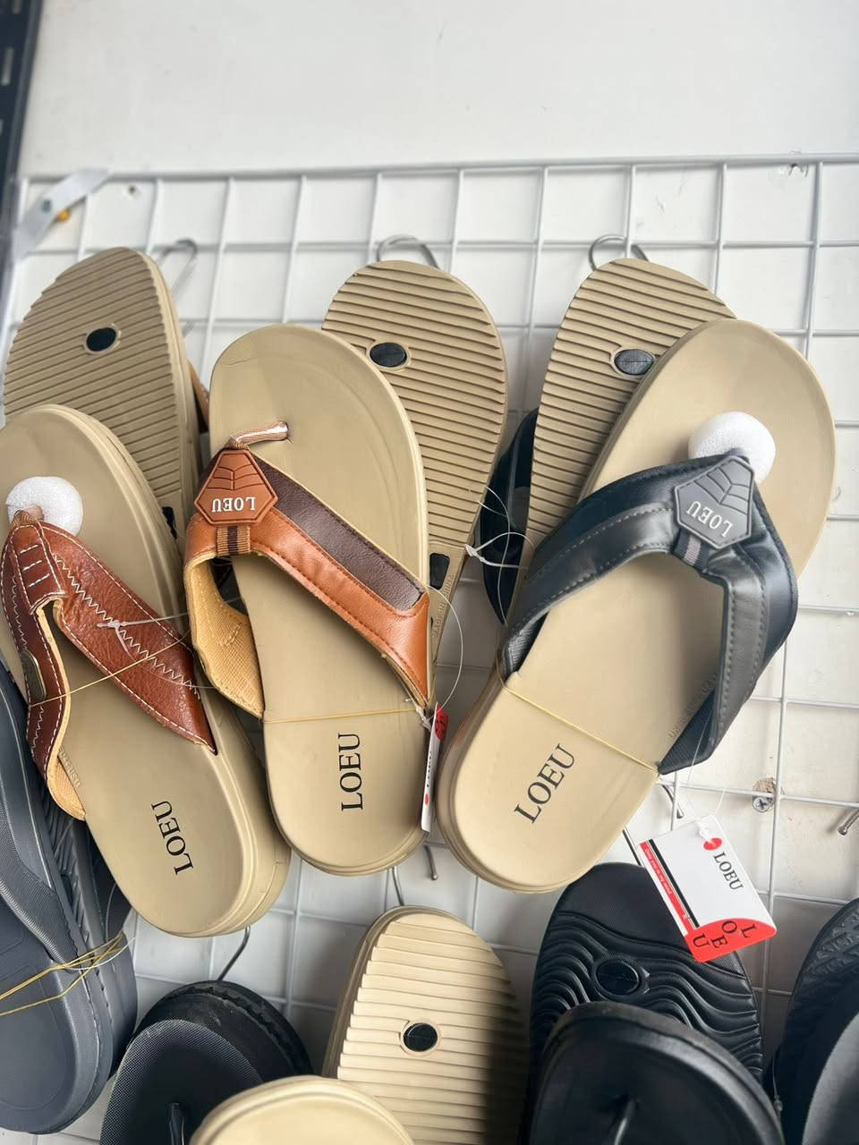 السلام عليكم شلعة احذية مشكل موديل وقياس من35لل45 عدد اكثر من 100قطعة وسلبرات كلهن ماستر بعدهن بجيس عددتقريبي140 قطعة شلع القطعة ب3250 وقفل
***********
مكاني حي اور
