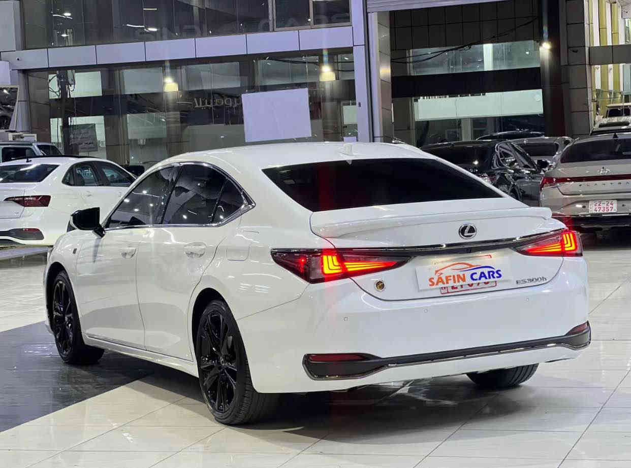 2024 lexus es 300 h F sport 
***********
11 mile 
330$
Duhok .safin cars دهوك, العراق
