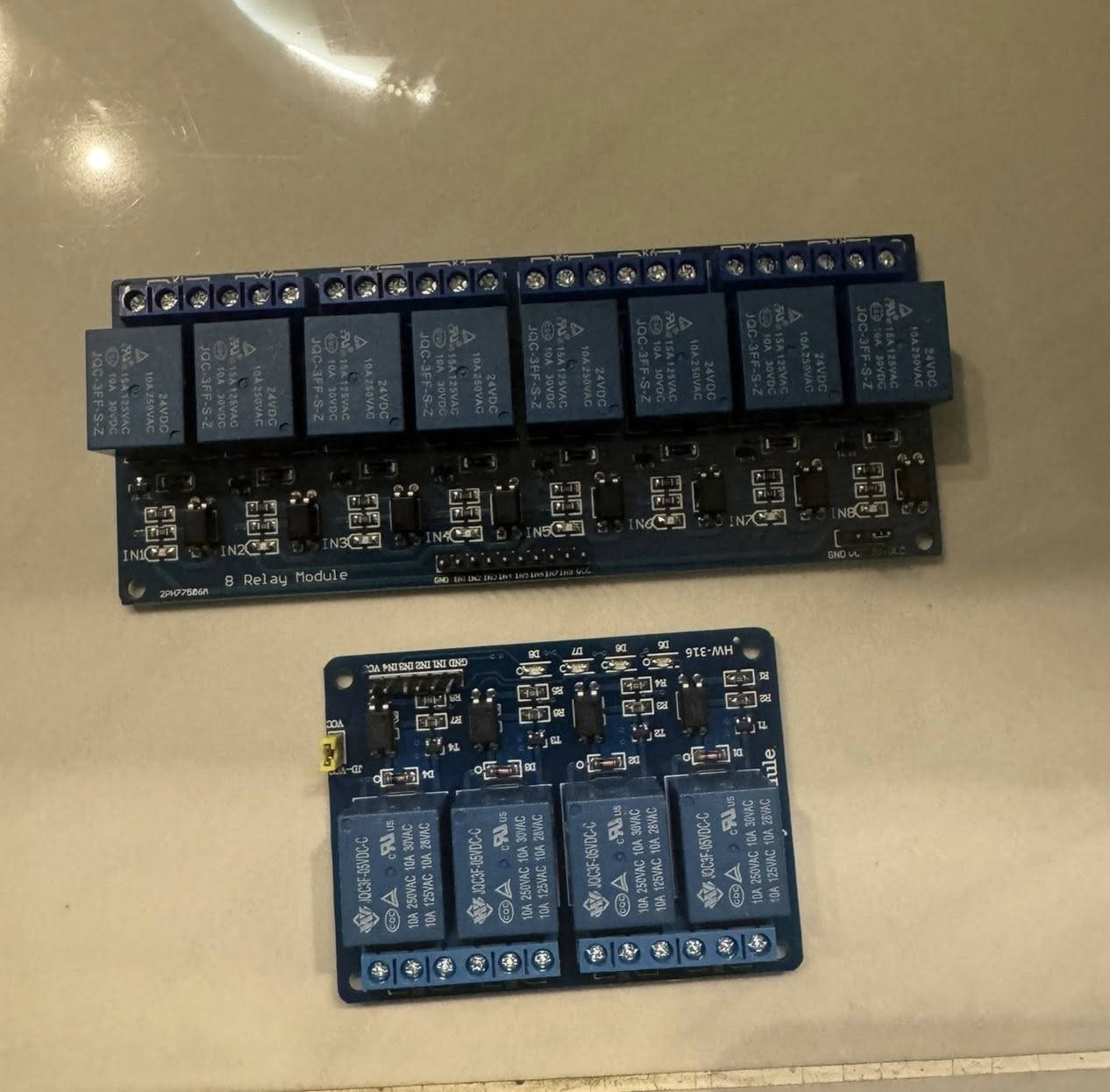 متوفر قطع إلكترونيه
لتواصل *********** واتس
