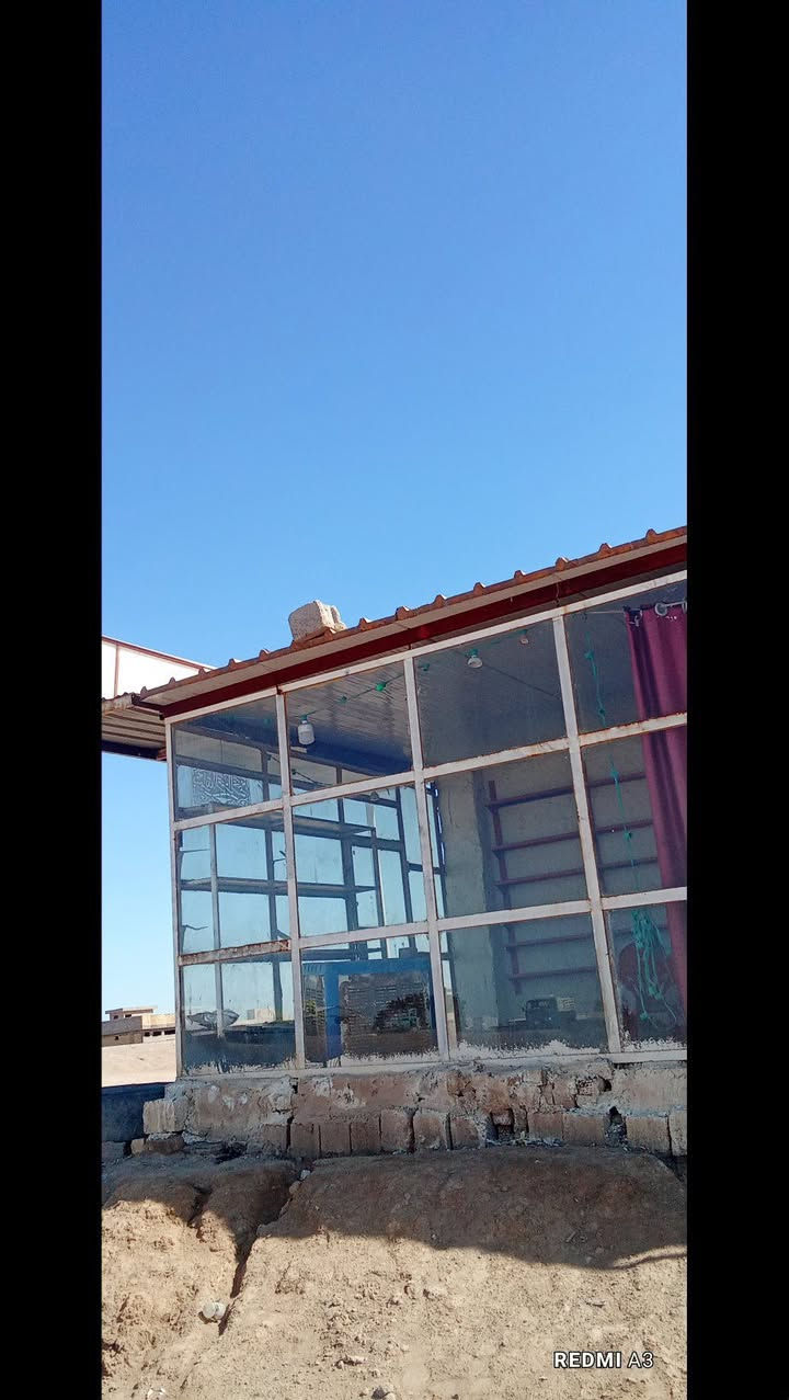 سلام عليكم محل لأيجار وجه 6ب6 ويا ساحه كبيره لشارع العام مقابل محطة حسن عيسى كلشي يرهم غسل دهن اسواق وقيره..سعر مناسب لانتصال ***********.واتساب
