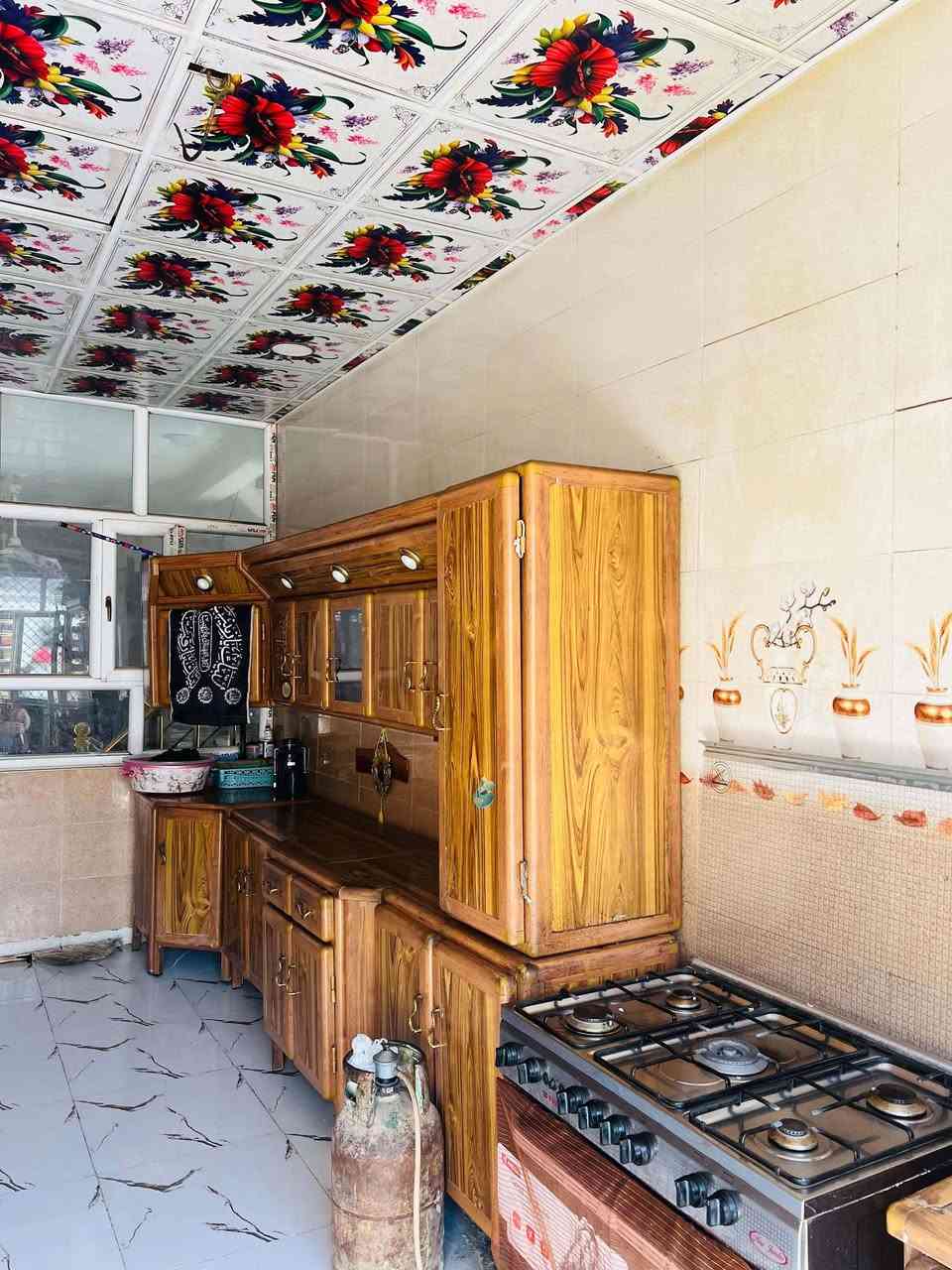 بيت زراعي للبيع قرب مدرسة الشهيد كفاح حي عبدالاله المساحه 188 العرض 8 بناء حديث للاستفسار ***********
