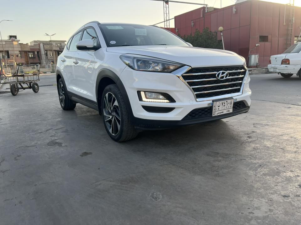 هونداي توسان خليجي
موديل ٢٠٢١
رقم بغداد الماني بسمي 
لون ابيض 
٤ سلندر ٥ راكب 
فوووووول مواصفات بدون فتحة 
بصمتين: تشغيل وتقفيل
داخل صاج الكاصد 
بردات خلفية اصلية
كشنات جلد اصلي لونين 
كشنات ٢ كهرباء 
تشغيل عن بعد 
شاحن وايرلس 
شاشة كبيرة اندرويد 
كامرة دوارة اصلية 
مري شفط مع القفل
حساس امامي وخلفي 
نظام ايكو درايف 
تحكم استيرن فول 
حاكية : ابلوتوث: اوكس 
شاشة اعطال بلدشبول 
كيجات السرعة زئبقية 
جي : بي: اس: خرائط طرق 
اريل اسود طيارة
هند بريك برجل 
تبريد ابيانو لمس 
تبريد قطعتين ثلج 
لد امامي وخلفي 
لايت زنون اصلي 
اضواء ترحيب بليدات 
علامة سورنتو بلدوسة 
يدات نيكل اصلي 
اشاير بلمري 
٥ ويل كب ١٩
تخم تاير جديد لك 
ماشية ٦٣الف اصلي 
كير ومكينة وصدر وحدادية وتبريد كفالة عامة
بدون ضربة وتبديل واشخوط وبارد وصبغ عدى اشوية بارد بسيط 
الرقم الدولي الجديد // هزة جديدة // سنوية جديدة 
سيارة جديدة مال بيت بية تراي مال زيرو 
من زيرو لحد الآن ماطابة تصليح البصمة الثانية ممستخدمة 
سونار موجود 
كتلوكات الشركة موجودات

السعر ١٩٣$ قفلة وماكو هيج سعر 
***********
