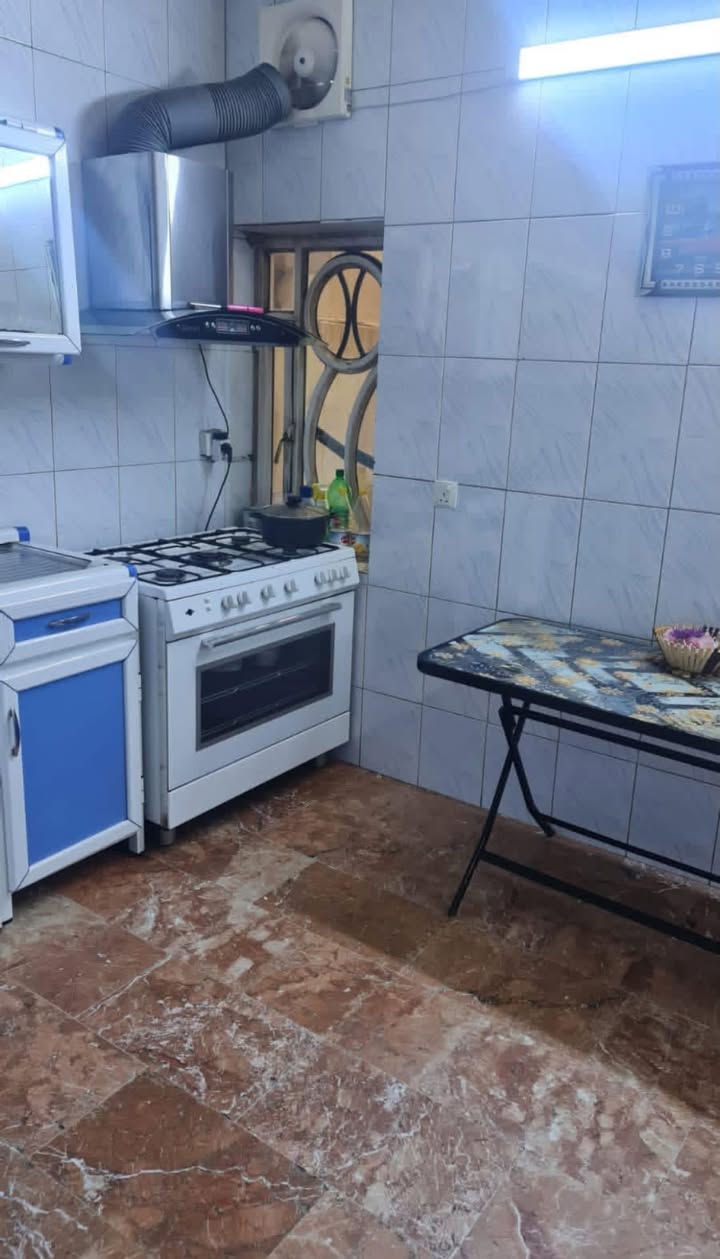 الدر للبيع منطقه الامين الثانيه قرب مكتبه روأ بضهر اسواق الغدير السعر 350 وقابل للتفاوض للستفسار اكثر ***********
