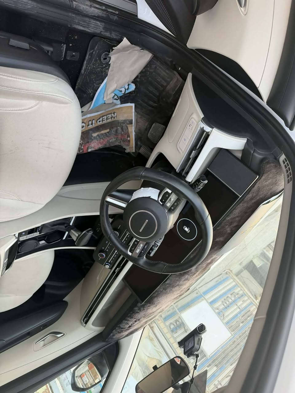 سلام عليكم 
للبيع توسان 2025 خليجي
السعر:225 وبيه مجال بسيط
السياره مكفوله كفاله عامه من كلشي وين ميعجبكك افحص
ماشيه السياره:13الف 
مواصفات السياره:
محرك 2000دوش
2كشن كهرباء
2جام اوتو
شاشه كبيره متصل
3انظمة قياده
4كشنات مخمل ابيض
اريل نفكيشن
مري شفط
تشغيل عن بعد
وهوايه بيه مواصفات
مكان السياره:بغداد المشتل
رقمي:***********
ما يعجبك المنشور ارفعه بكلمه يالله 🤍
