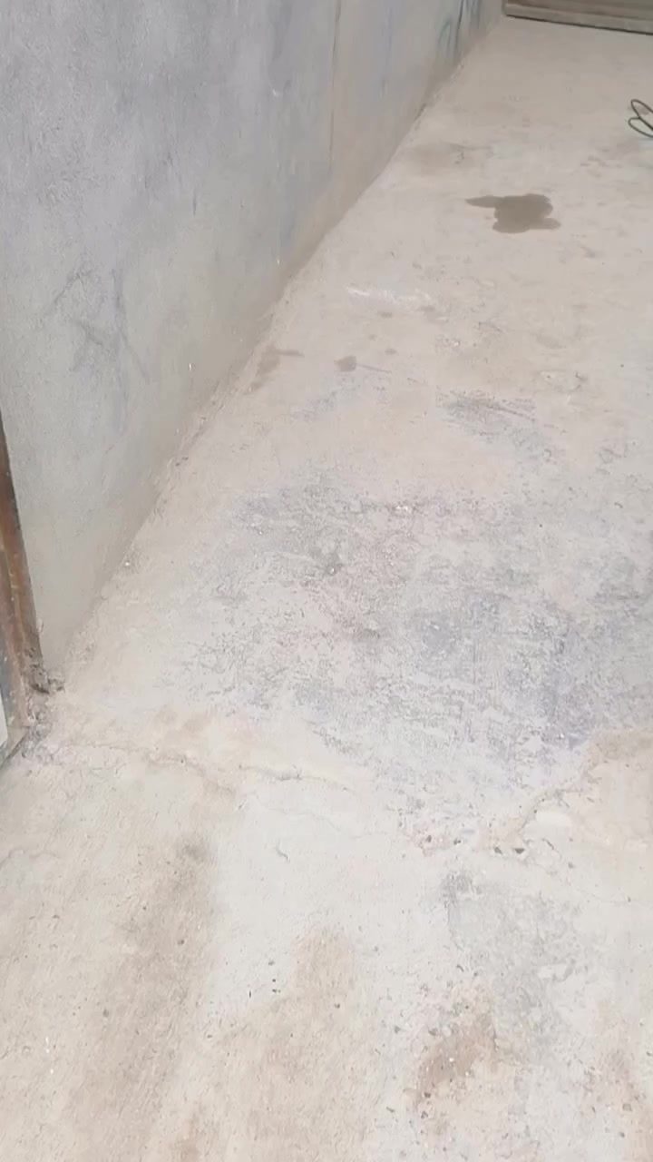 السلام عليكم بيت جديد لليجار في حي الشهداء قرب جامع الودود نهايه شارع مجمع القمة غرفه وحده ومضيف ومطبخ وصاله ايجاره 250 الف ***********
