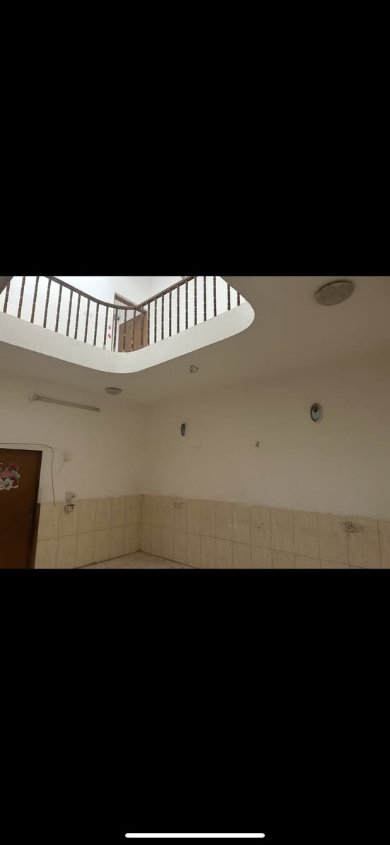 بيت للايجار ب هفالان قرب جامع سيد طيب
اللبيت ١٠٠م طابقين دستور سليماني
الايجار ٤٠٠
***********
