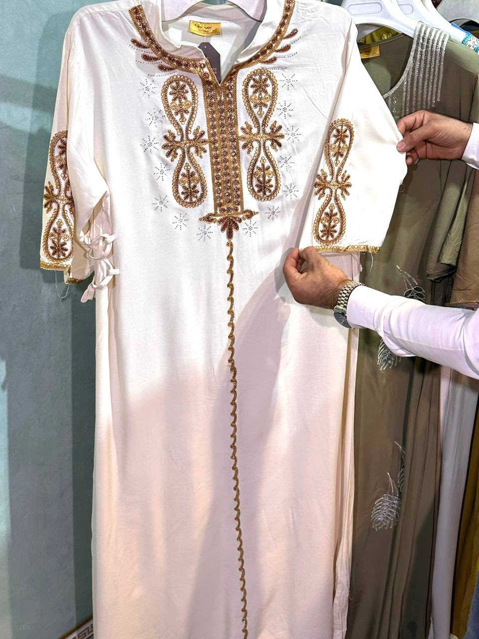 السعر/ب7 ونص الف فقط 
نوع القماش /كشمير 
القياسات/2xl-5xl
للحجز والطلب على رقم الواتساب حصراً /‭0778 348 5322‬
توصيل لكل محافظات العراق /6 الف

