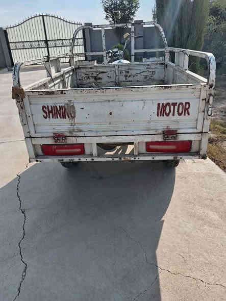 سلام عليكم ستوته للبيع وترهم مراوس مسجله سنويه صاقطه مكان شرقاط ساحل الايسر خاص مفتوح ***********
