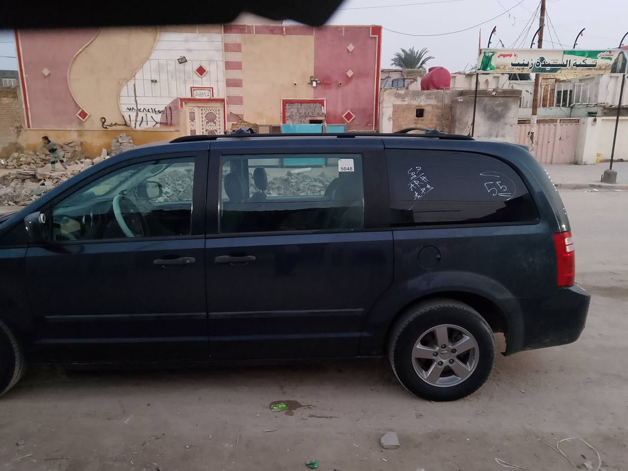 سلام عليكم دوج كرفان للبيع السياره كفاله عامه من الظربه مصبوغه حزام جماليه  مديل 2008 محرك سته سلندر رقم بغداد الحديث بسمي السعر 105 وبيها مجال ***********
