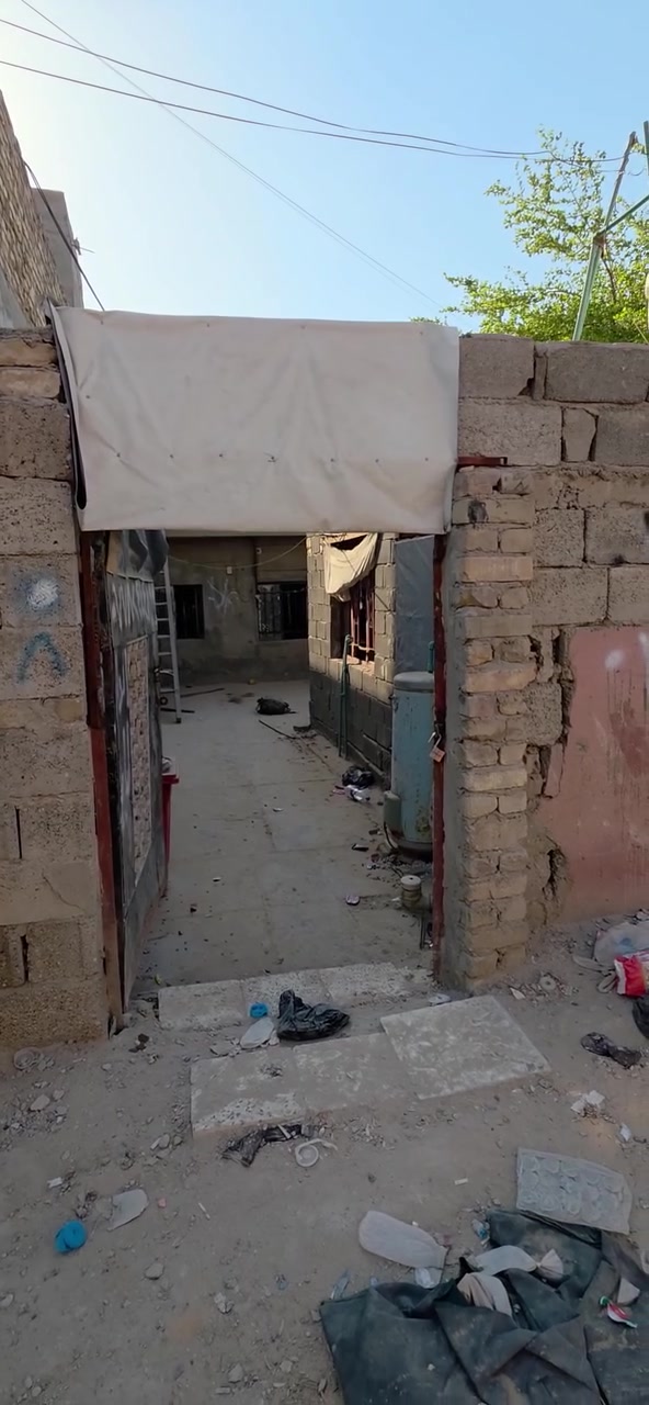 بيت للبيع المساحة ١٠٠م زراعي سبع قصور قرب صيطره البيت فارغ السعر 21 وبي مجال للإستفسار يرجى مراجعة الدلاليه الأمير عنوان دلاليه شارع ابو علي مقابيل المدرسة الأهلية ***********
