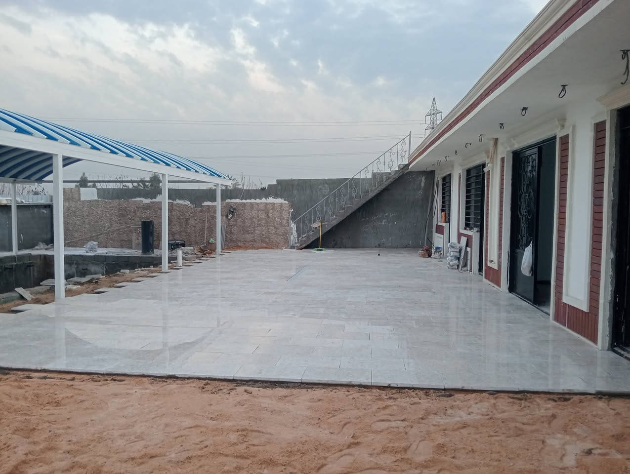 خلفات سيراميك بورسلين وكاشي جدران وارضيه مصريين ببغداد شغل درجه اولي ع الليز اسعار مناسبه ونلتزم بالمواعيد ‏تسليم مهندسين‪0776 295 3064‬‏
