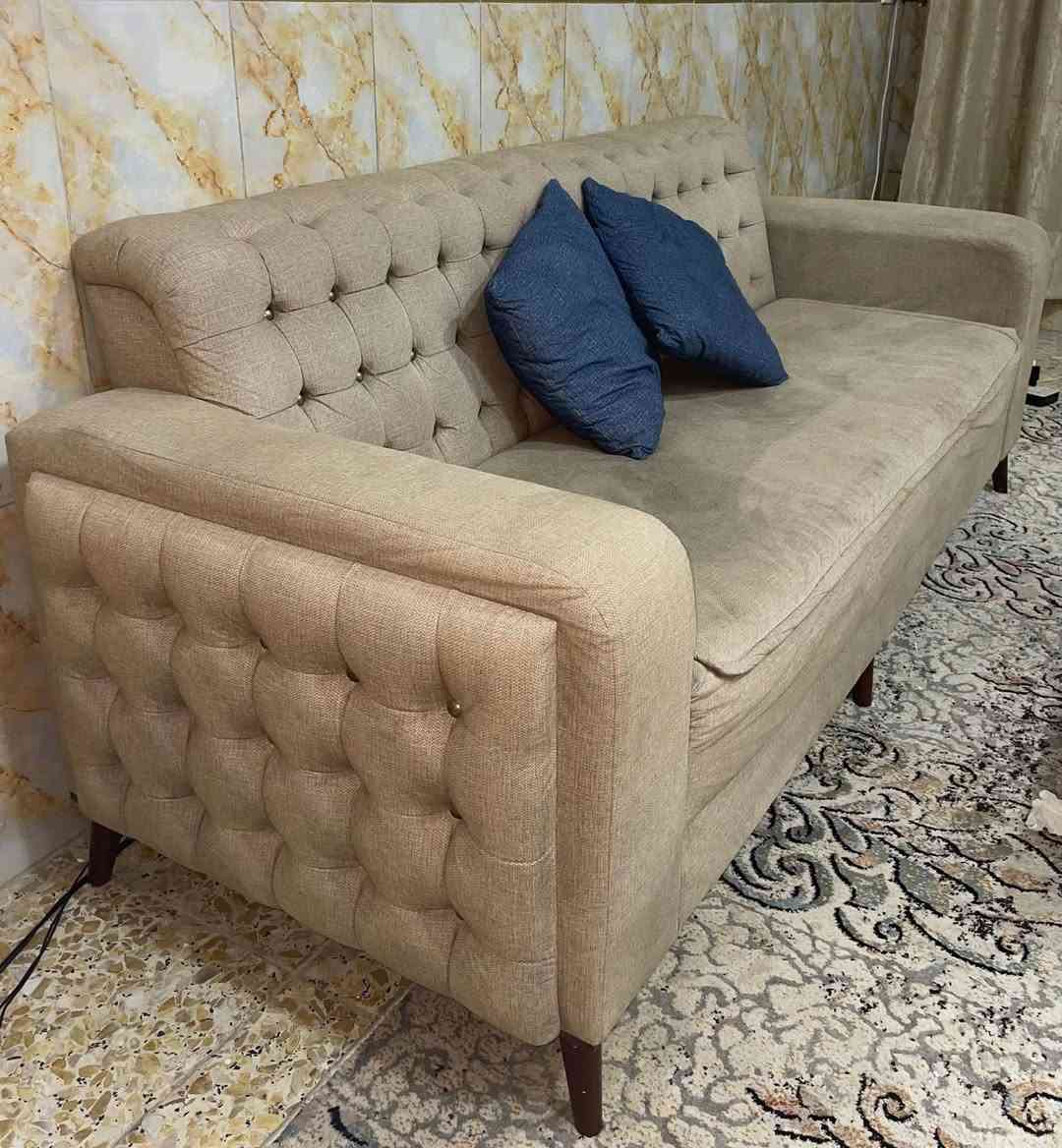 السلام عليكم 
نص تخم شغل درجة اولى 
نظيف جداً 5 مقاعد 
للبيع ٣٠٠ وبي مجال بسيط 
بغداد البلديات / ***********

