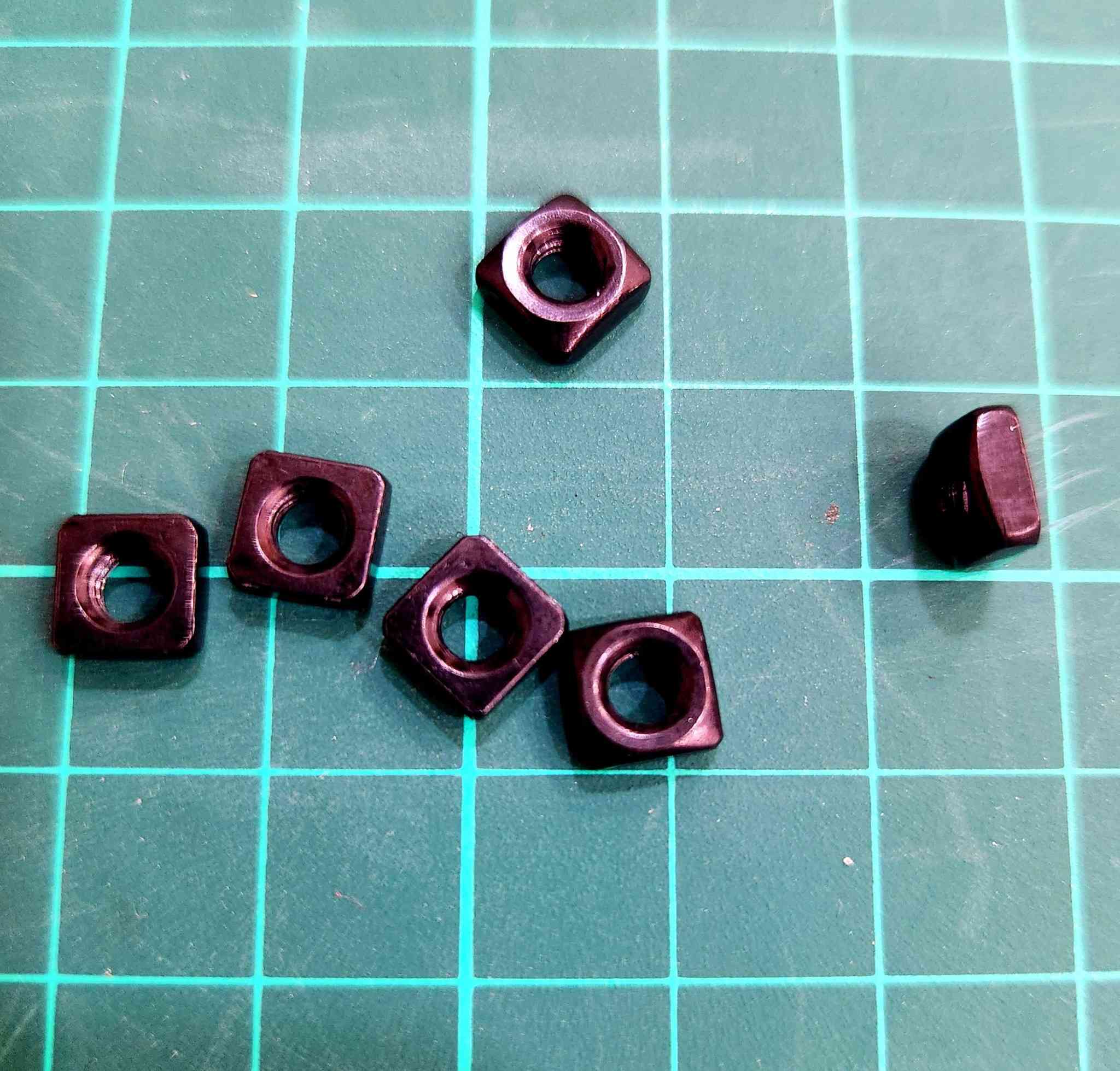 متوفر براغي ,M2,M3,M4
قياسات متنوعه و بعده انواع
سن خشن نجاري و سن نت
مع نت m2,m3,m4
نت قفل m2,m3,m4
تستخدم لربط قطع الطباعه وعمل المفاصل
بالاضافه الى براغي m3 بأطوال مختلفه تصل الى ١ متر 
اسعار منافسه و للاستفسار اكثر التواصل ***********
