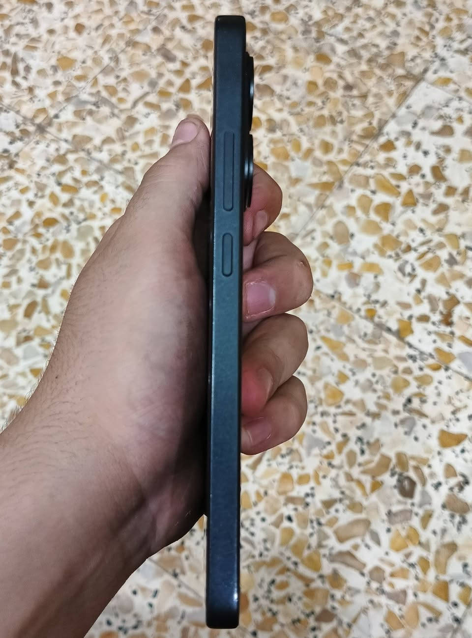 Poco X7 Pro
السلام عليكم 
الذاكرة 512
اللون اسود 
نظافة فول
صحة البطارية 99
عدد دورات الشحن 166 فقط 
يدعم الالعاب 120 فريم
شاحن سريع بقدرة 90 واط 
السعر 400 الف وبي مجال بسيط
للتواصل:  ***********  فقط واتساب
