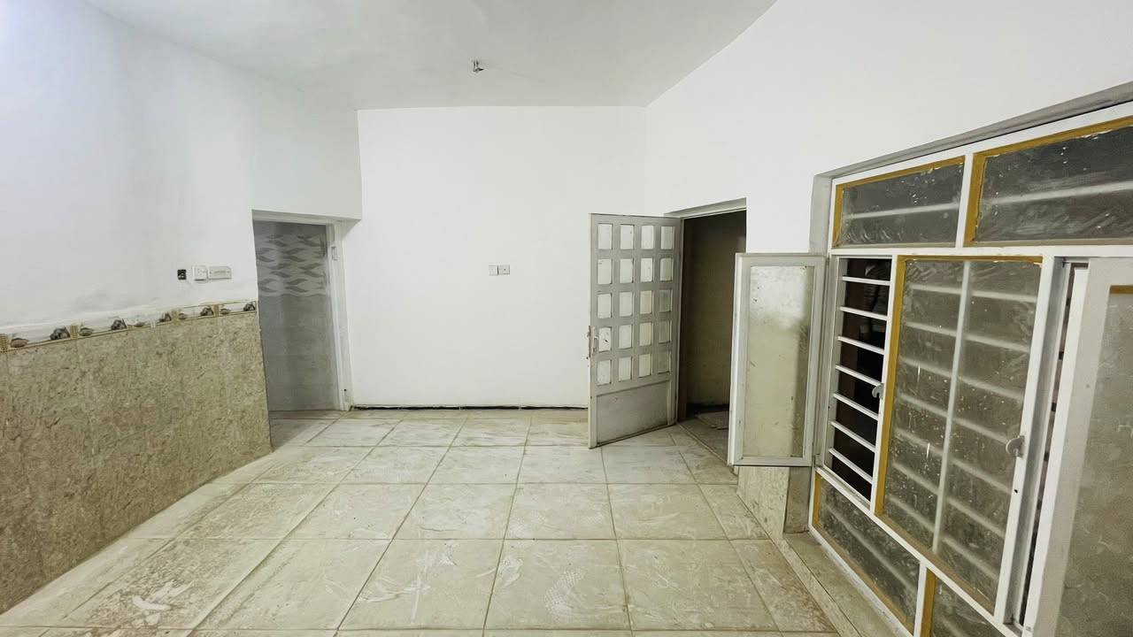 السلام عليكم 
للايجار 
مشتمل 55 متر جديد وجاهز زيرو 
خلف طرشي السلام قريب الشارع العام
يحتوي على استقبال ومطبخ وخدمات وغرفة نوم وسطح 
سعرة 400 قفل والله يرزق الجميع
***********
