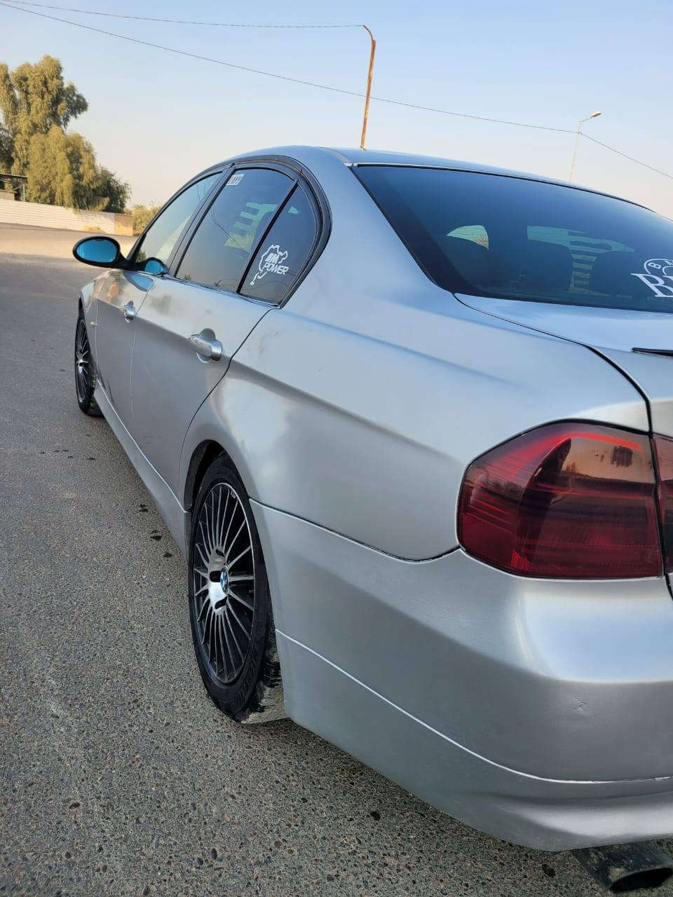السلام عليكم 
للبيع  bmw e90 2008حجم 328 محرك ٦سلندرمحرك صقر  28 m54  محرك كير جدد تخم تاير جديد صدر  امامي جديد قبل يومين شاده خلفي نص عمر نقص تبريد داخل نظيف مصبوغة حزام رقم اربيل السعر 72 تنزل 2ورقة غرامة اخذ صافي70 قفل قفل العنوان بغداد المحمودية للاستفسار الاتصال على ***********او *********** بغداد, العراق
