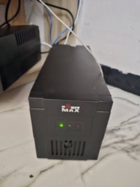 للبيع ups عدد 2  اول واحد شركه max  سعه 1500 va اوف لاين  بطاريات ضمان...
