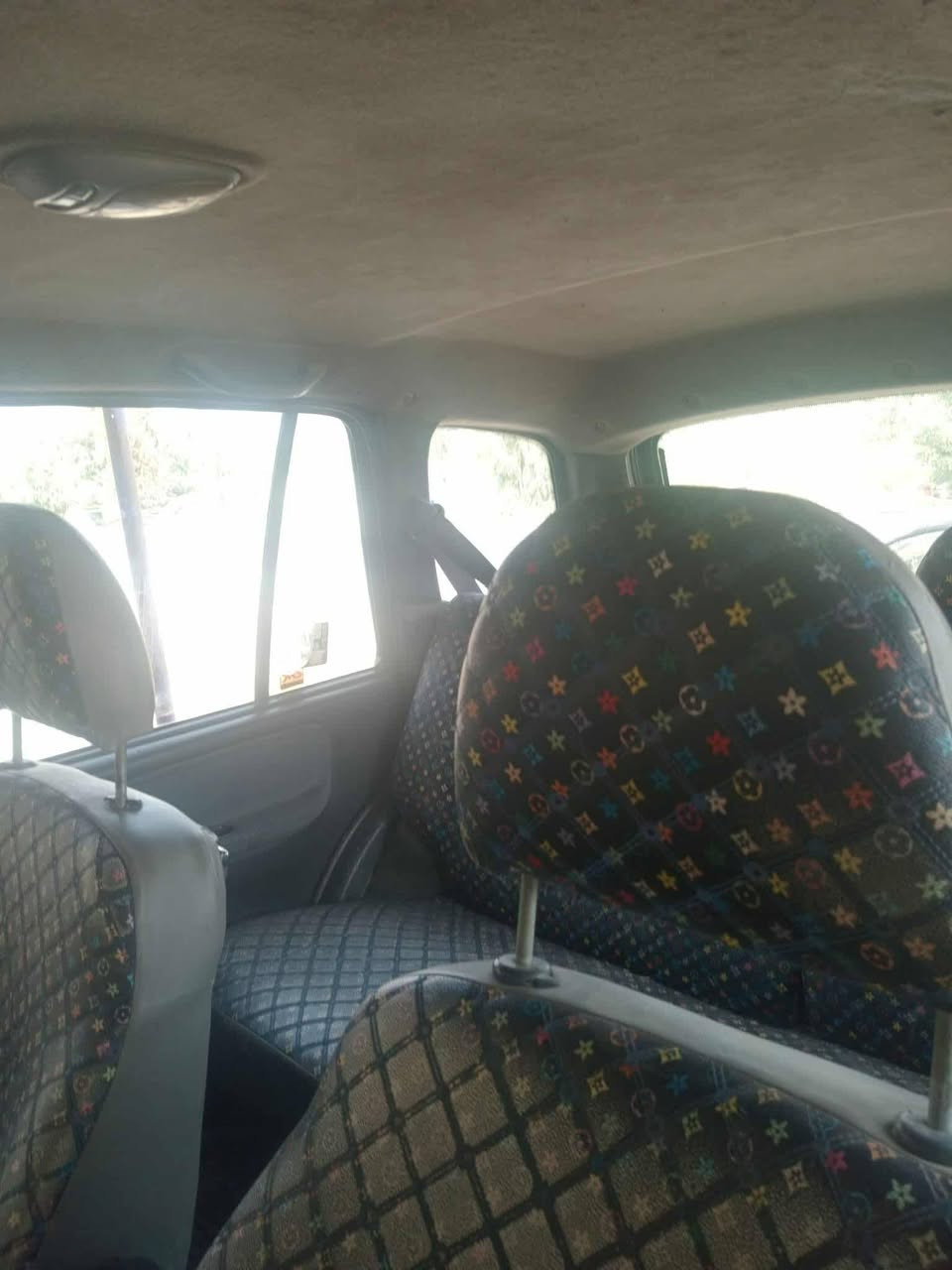 السلام عليكم كيا سبورتج موديل 94 محرك 2000 كير اوتو كهربائيات شغاله السعر 36 وبيه مجال المكان ديالى رقم ت ***********
