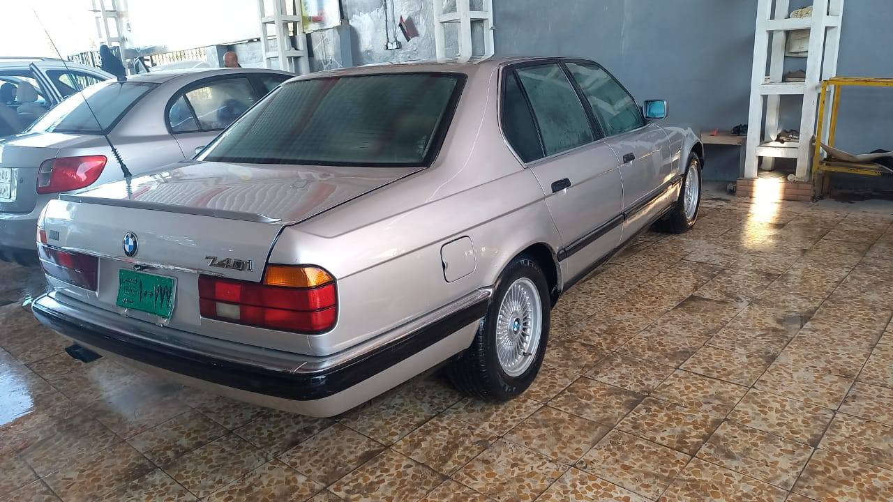 السلام عليكم بيم 740 محرك 8 رقم اخضر سنوي بيضه شرط التحويل بيه كابون بانزين سياره جاهزه من كلشي مصبوغه عام جمالي طالب عليه 48 ولي يحب يتواصل علا هاي الرقام ***********()() ***********
