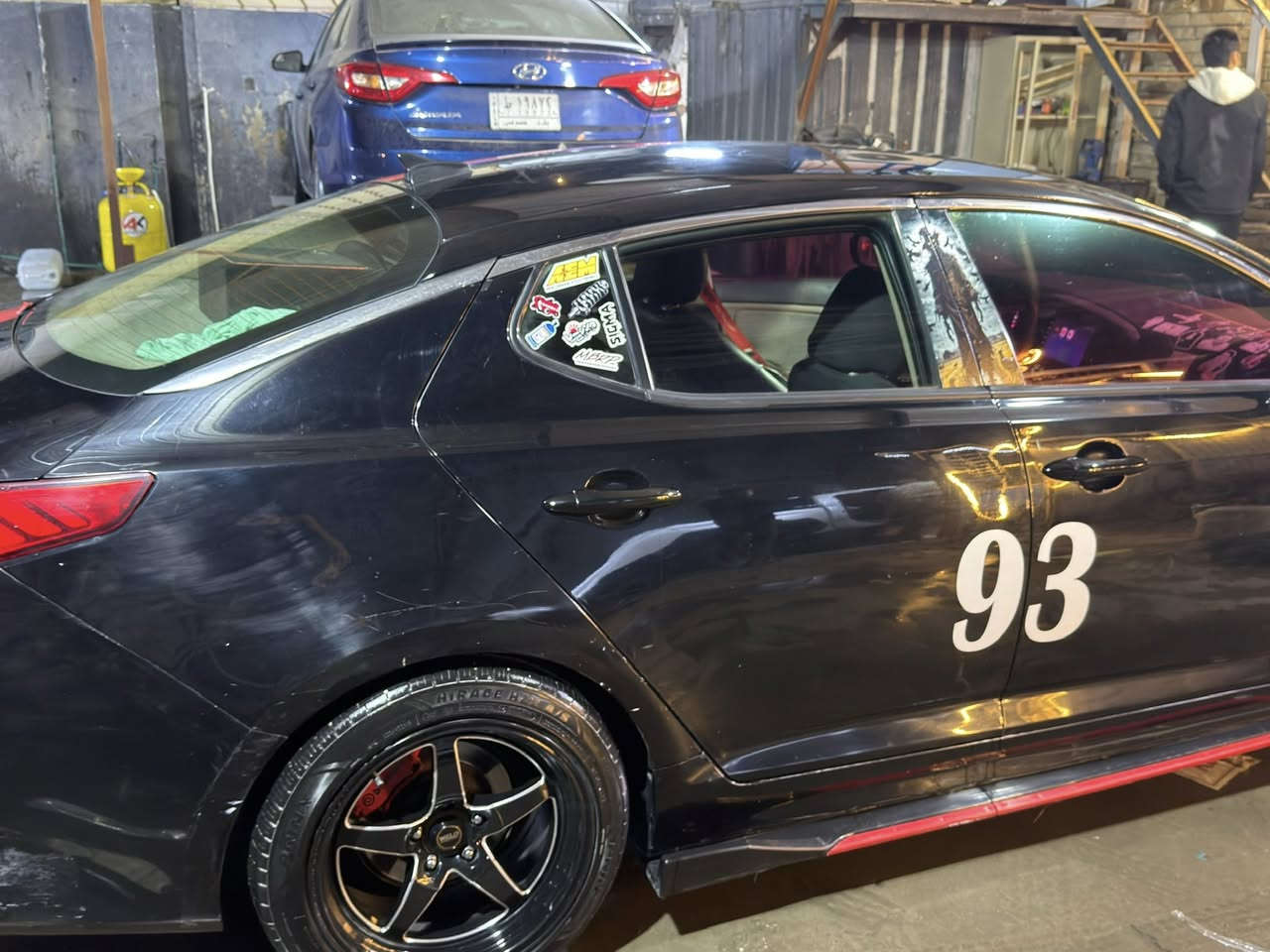 السلام عليكم 

اوبتما ٢٠١٥ للبيع  ***********
السياره ابيعا مصبوغا حزام الحادث من امريكا حالوب وباقي على حالته مبين شي قليل حته نكون واضحين وصريحين من البداية 
السياره GDI
دبات كورسا زوج اصلي الصوت طرب للاخير وبها بوابات 
البنيد مغلف كاربون الياف اصلي 
ويل ويلد اصلي 
الحشوه مال مكينه كلها مبدله بشي اصلي وكلها بيها بطايق ضمان يعني انسى المكينة 
الكير بحاله جداا ممتازه وما مفتوح 
تبريد ثلاجة متكدر تشغله من البرودة البي 
دوشمة جديده بلون الاحمر والاسود 
سبايدر سعره ١٥٠$  مشدود عليه 
دوس جانبيه هم 
فتحات صالنصة نيكل اسود اصلي 
السياره صدرها ٧٠٪؜ 
عارضها ١٠٠ وبيها مجال 
***********
