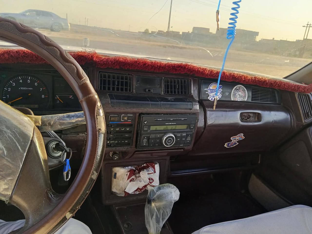 سيدان موديل 90 ايسر بلاد رقم نكليزي مصبوغه عام تبريد شغال السعر ٤٠ المكان سوق الشيوخ  رقم الهاتف ***********
