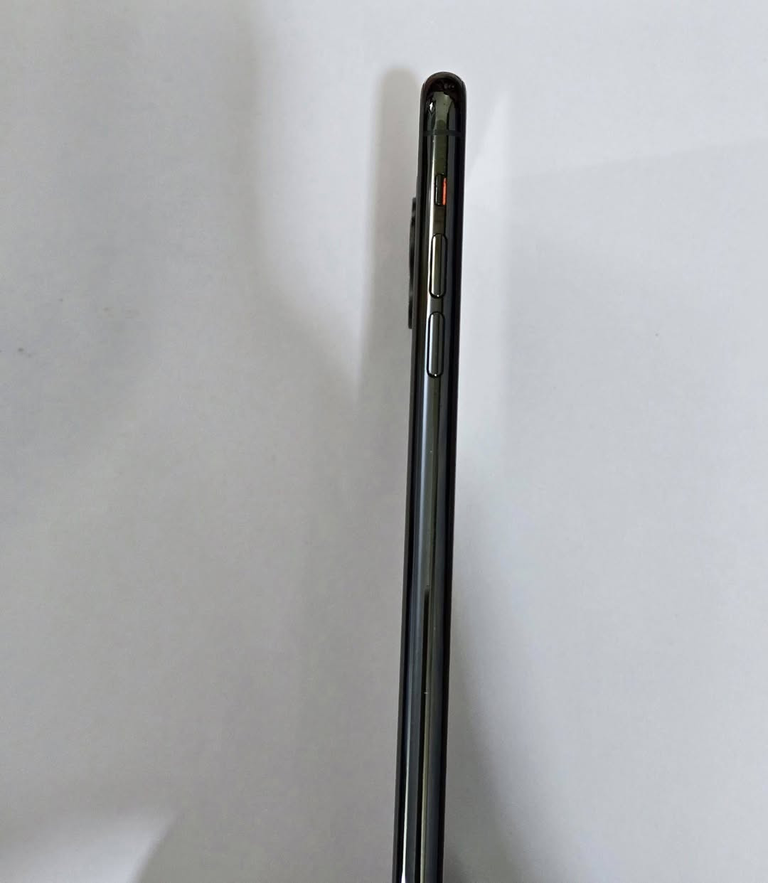 السلام عليكم
ايفون 11برو ماكس للبيع جهاز نظيف ما مفتوح مكفول جديد وتر بروف كامل ملحقاته ذاكره 《64》دبل شريحه نموذج 《m》بطاريه 《80》الون زيتوني مميز السعر《400》وبي مجال  《الرقم ***********》ما متواجد فيس فقط اتصال 
المكان العماره ميسان حي الرساله
