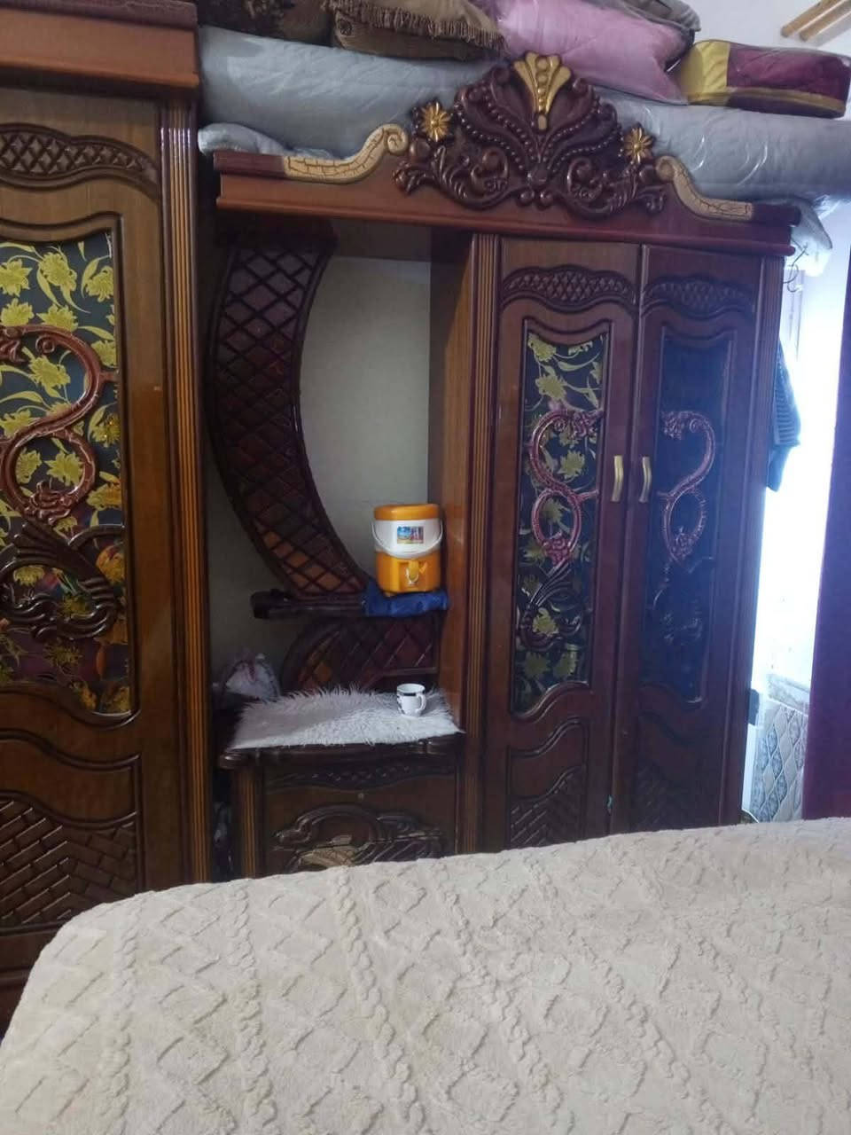 سلام عليكم غرفه نوم للبيع نضيف جدا سعره 850مكاني سوك الشيوخ الإتصال ***********
