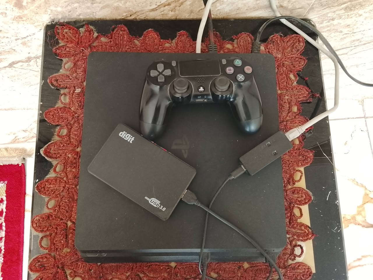 سلام عليكم بلي 4سلم مهكر نضيف مع هارد نص كيكه ويده وحده سعره 325الف مكاني بابل بكرلي للتواصل ***********
