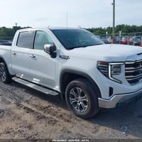 GMC Sierra 1500 • ٢٠٢٥ • V8 5.3
