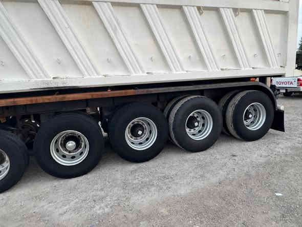 السلام عليكم للبيع عرابنه قلاب ماكنيسان 5محاور للستفسارأكثر اتصال على لرقم *********** لاحد يراسلني مكلف بل نشر بلا زحمه
