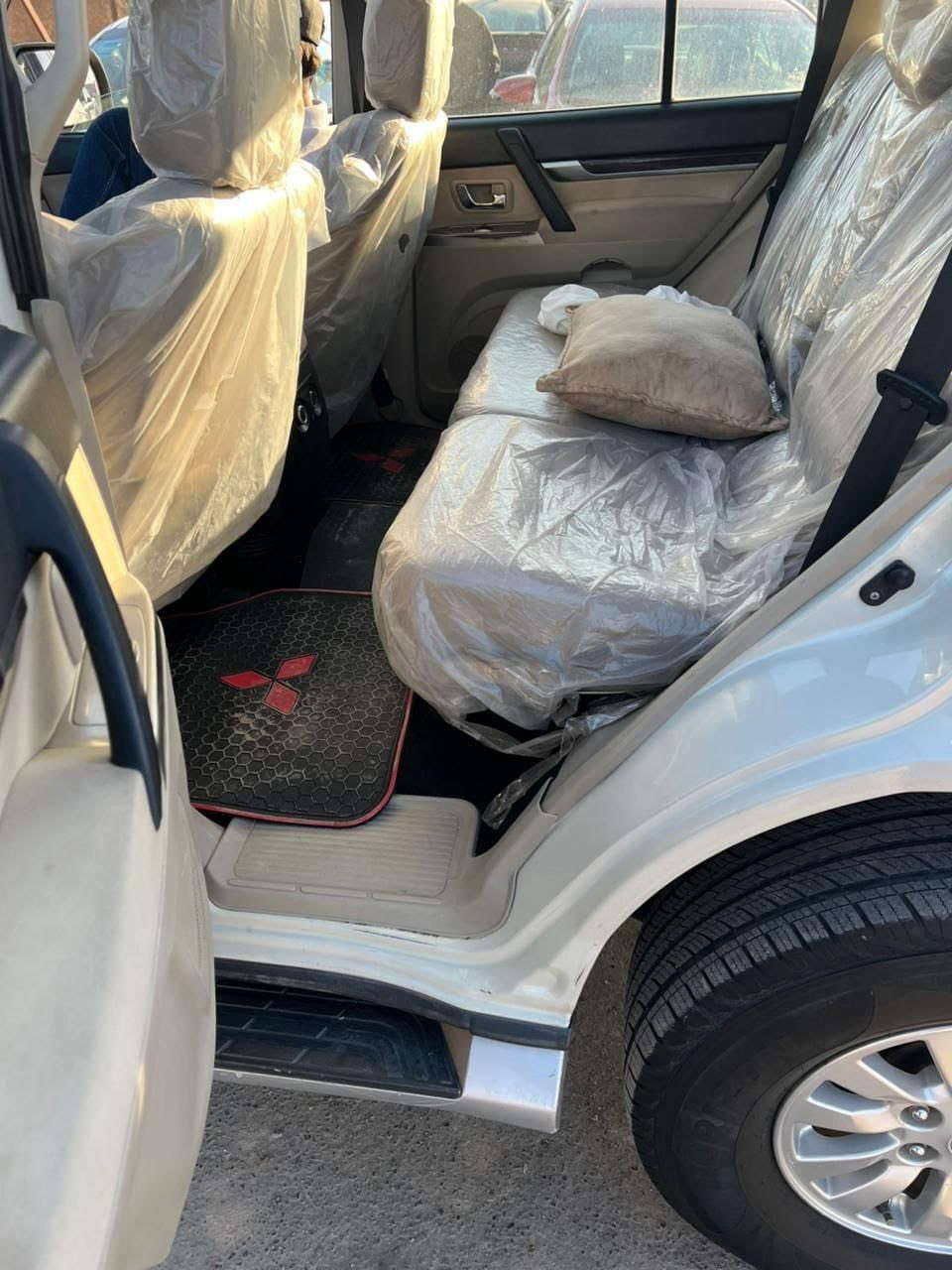 باجيرو الفين12محدثه عشرين بس جاملاغات الماميه مصبوغه علمود التحديث العنون الزعفرانيه شارع المهد السعر 150وبيها مجال***********
