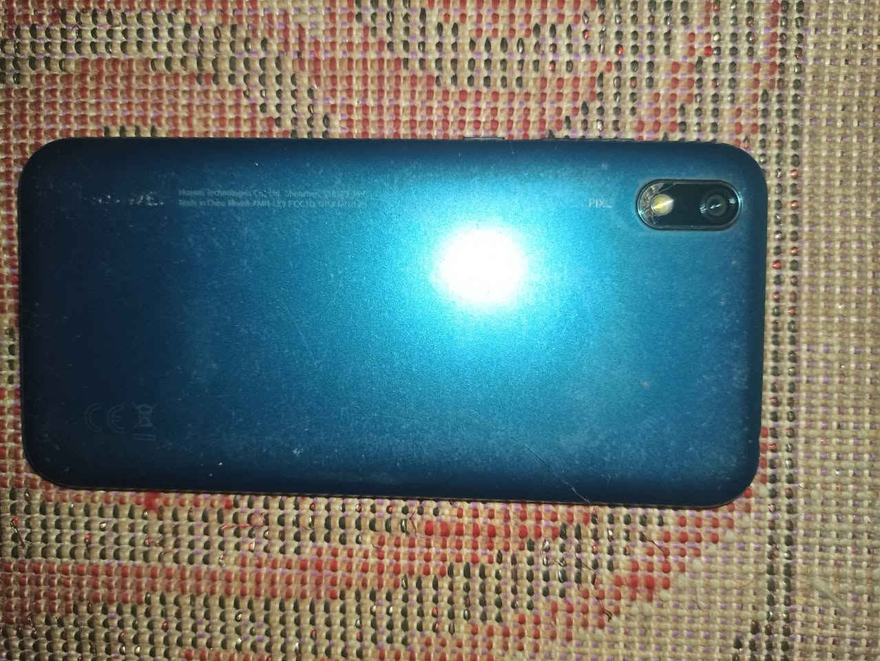 هواويY5  للبيع ذاكره 32 ب30 قفل جهاز شغال وعل فحص فقط يلازمه مفطوره ويلمس وشغال 100% المكان الشعله رقم***********
