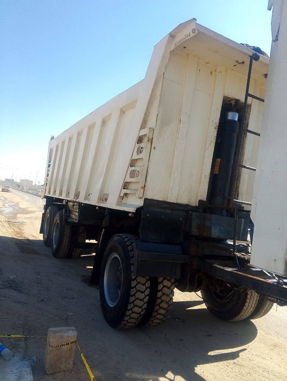 سلام عليكم مقطوره مايلر للبيع دناكير ١٦شاصي مكفول 16اصل تريله  بيم رفيع يعني تريله بس تفتح الكرسي تريده تريله اومقطوره تشتغل ***********او ***********
