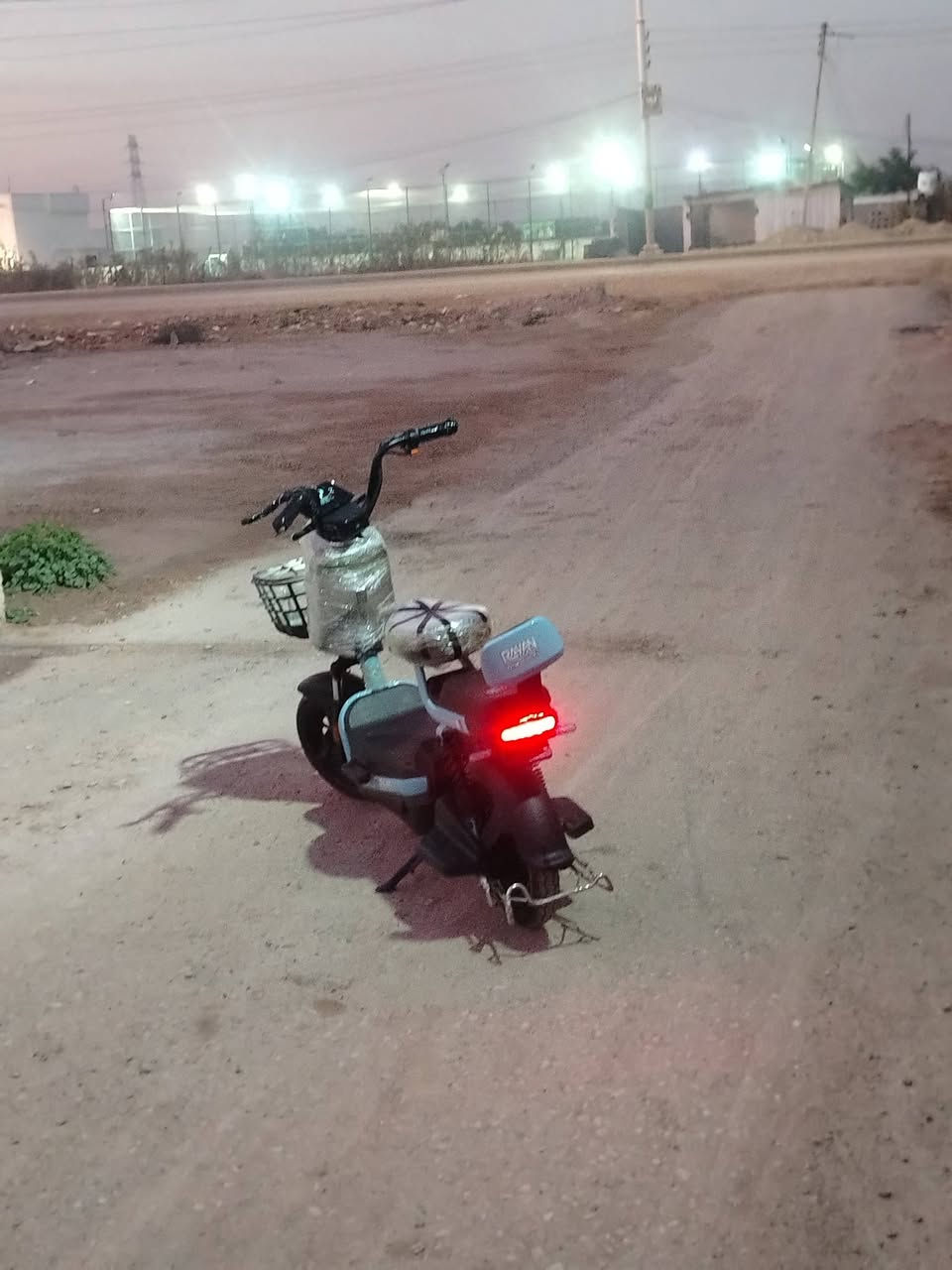 سلام عليكم
للبيع دراجة شحن حجم 14 3گير وسرعة 40 مستخدمة 4 أشهر نضيفة تايرات جدد صارلهم اسبوع من شادهن
السعر (330 الف)
مكاني بغداد تقاطع النهروان
*********** واتس اب
*********** اتصل
