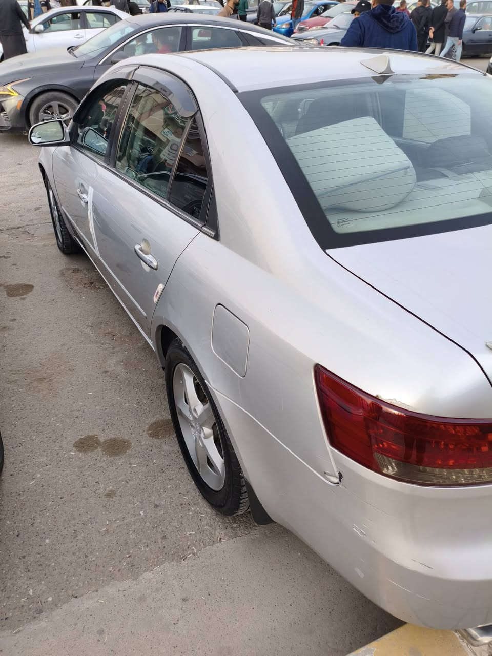 السلام عليكم مره رخصت الادمن
*هيونداي سوناتا 2007 للبيع:  🚗💨* (وللمراوس بسيارة اقتصاديه) 

- موديل: 2007
- محرك: 3.3 لتر V6 قوي 
- لون: ( سلفر )
- كيلومتر: (185)
- حالة السيارة: (جيدة )
- سعر: (105$) وبيها مجال 

*مميزات إضافية:*

- شاشة لمس + ترهم بيها شريحه اتصال
- نظام صوت ممتاز 🎵 + مضخم صوت
-منضومة زنون 
- فحص شامل قبل البيع ✅
*للتواصل:*
-السونار مرفق مع الصور 
-مايعجبك السعر اعبر المنشور وكلشي موجود بلسوك 
- رقم الهاتف: (***********)
- الموقع: (الانبار فلوجه شارع 60)
