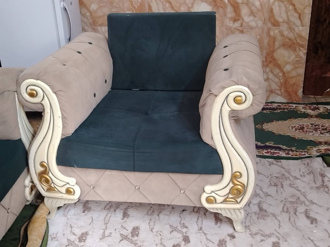 تخم عشر مقاعد التخم خاسف بي قنفتين   خسفات   الكراسي ما خسفات جدد السعر125  المكان مدينه الصدر ***********
