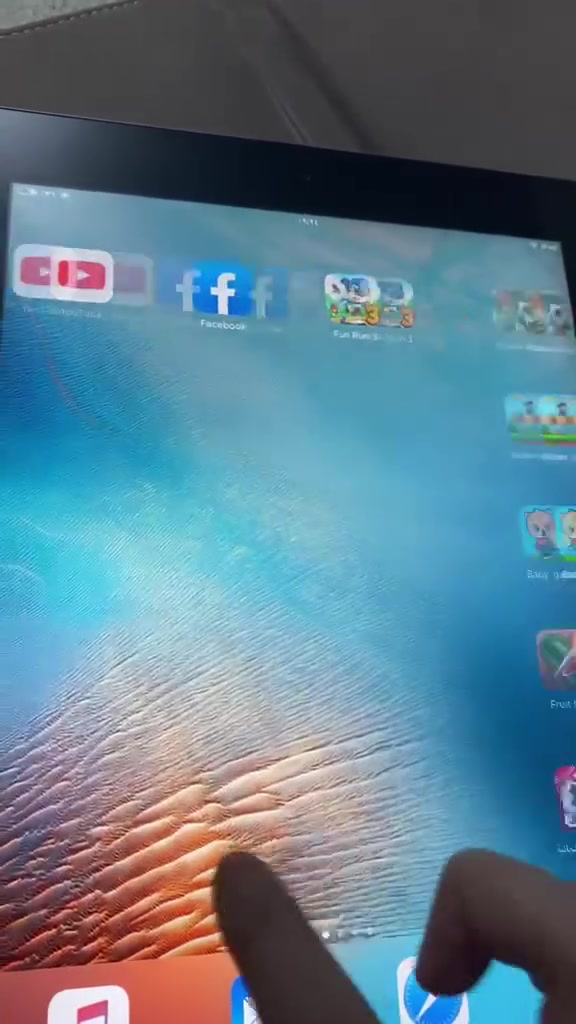 ايباد ابل امريكي نظام ابل باله امريكي
نظيف جدا حجم الشاشة 10 انج 

ذاكرة 16 كيكا نازل بيه 
يوتيوب وتيك توك وفيس وماسنجر ومنهجين تعليم اطفال والعاب 40 لعبة
75.  ألف معه التوصيل


**إذا كنت صاحب هذا الإعلان وتريد حذفه لأي سبب، رجاءا أرسل رسالة إلى الدعم الفني**